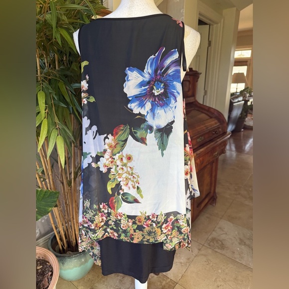 SLNY ladies scarf blouse. Sleeveless Layered size 14
Excellent cond - Picture 6 of 12
